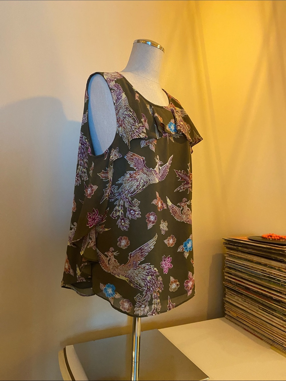 🍁 Rose & Olive Olive Floral Bird Print Ruffle Camisole